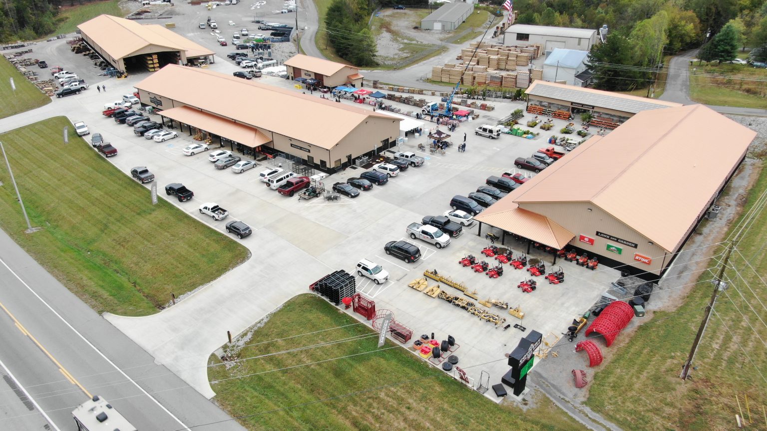 Byrdstown Country Farm and Home